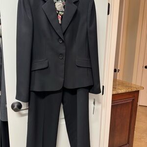 Elegant Women's Black Suit Set